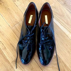 Louise et Cie Black Patent Leather Oxford shoes with low heels Size 10